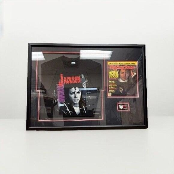 1988 Michael-Jackson Memorabilia Framed 41x29 Shirt And Magazine - Picture 1 of 14